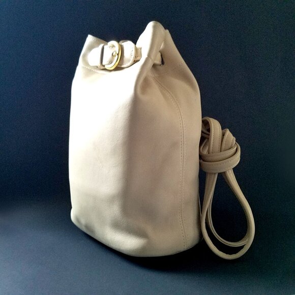Vintage Coach Soho Bucket Drawstring Shoulder Backpack Cream Bag #4162 - Picture 3 of 8